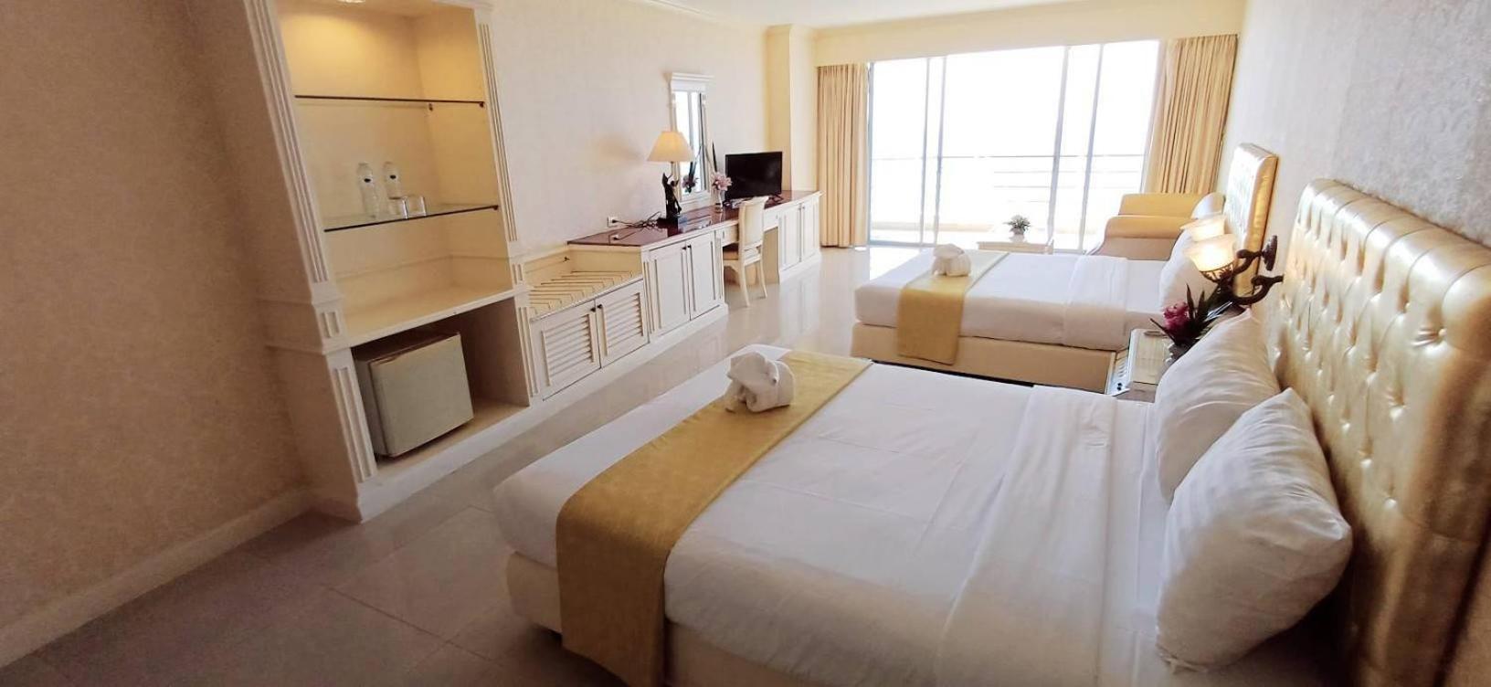Adriatic Palace Hotel Pattaya Exterior photo