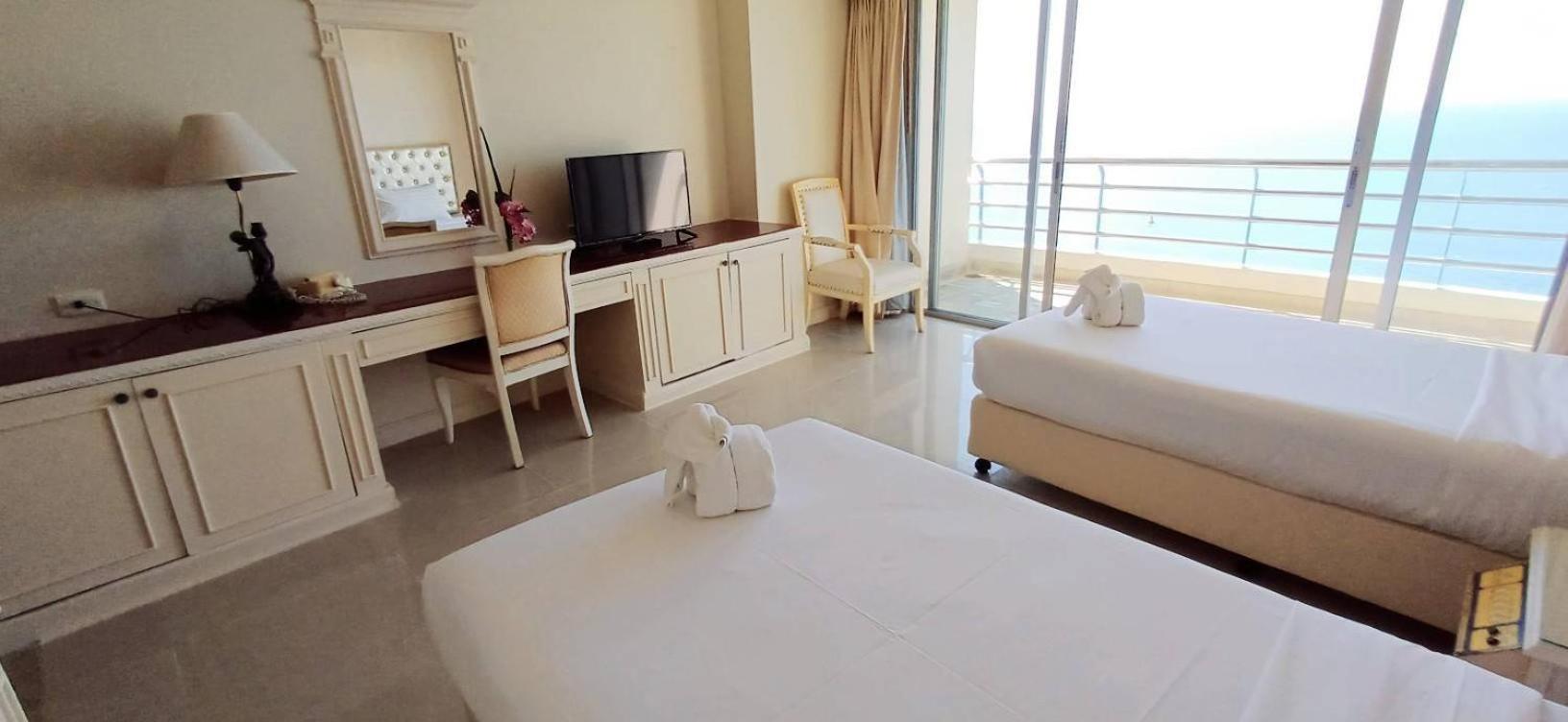 Adriatic Palace Hotel Pattaya Exterior photo