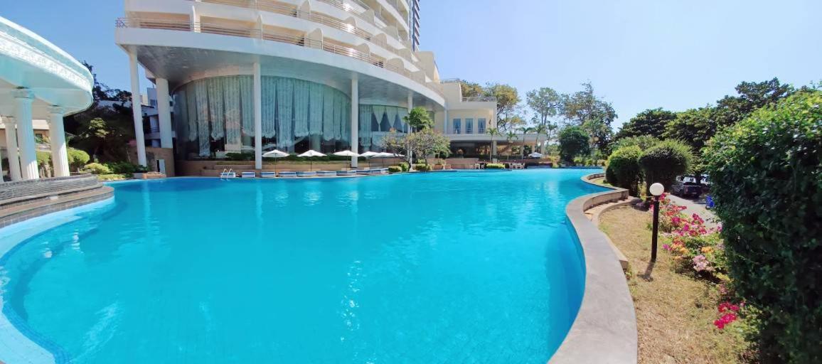 Adriatic Palace Hotel Pattaya Exterior photo